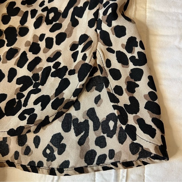 2/$30 Halogen sleeveless top in cheetah print.  SZ L - Picture 4 of 13
